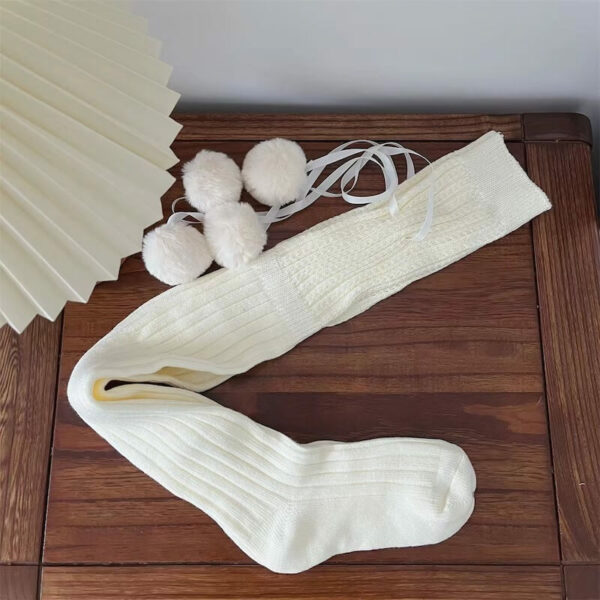 Soft winter pompon stockings - Image 5